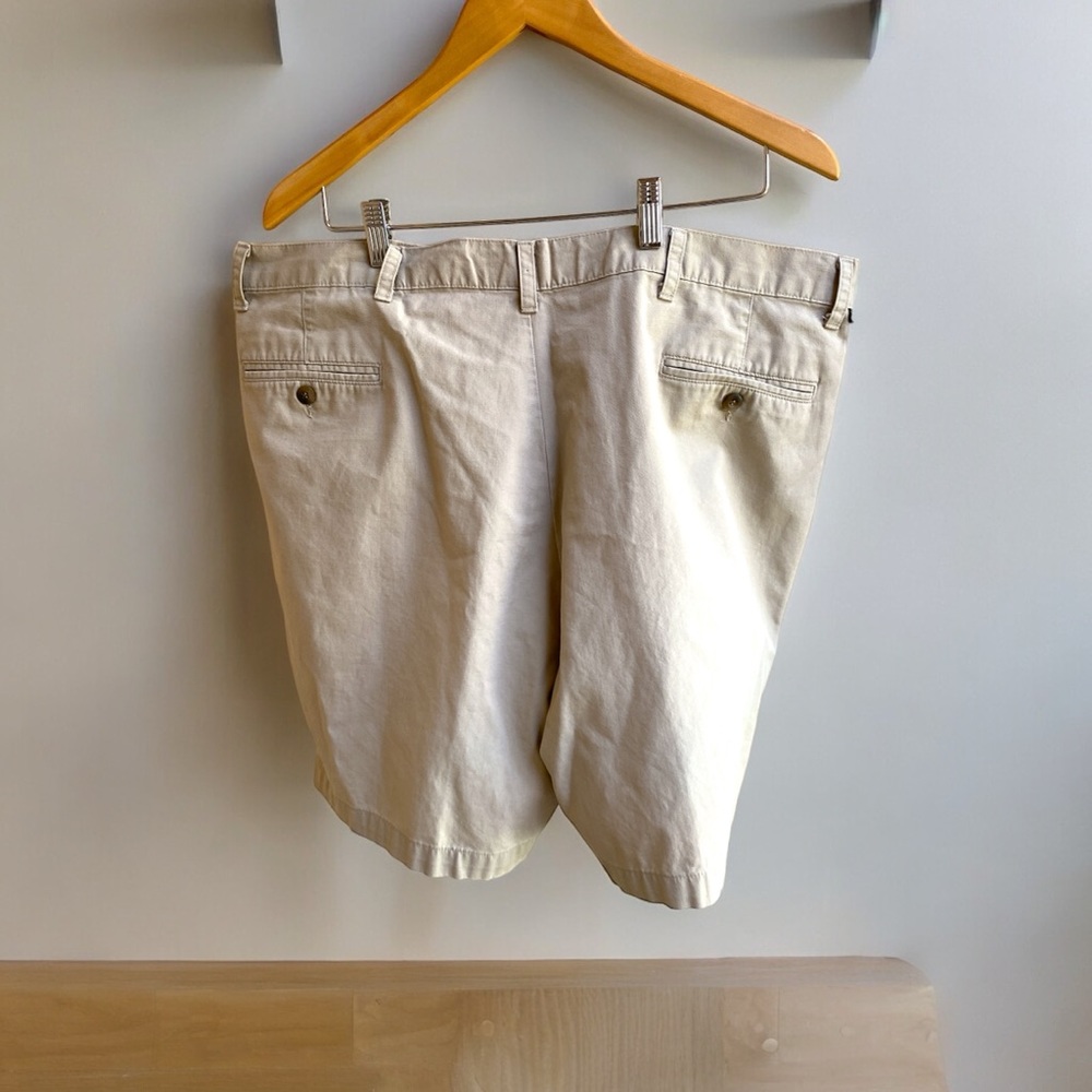 Mens Dockers Pleated Bermuda shorts Sz.W42 100% Cotton EUC - Picture 8 of 8